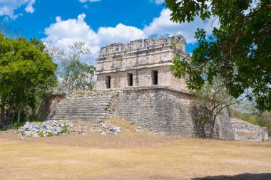 Meksika'da Chichen Itza antik kentinde Maya tapınağı