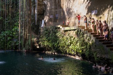 Meksika'da Yucatan Yarımadası'nda Ik Kil Cemote