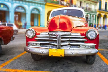 Havana klasik araba ile renkli sahne