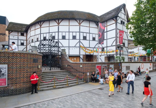 Londra'daki globe Tiyatrosu — Stok fotoğraf