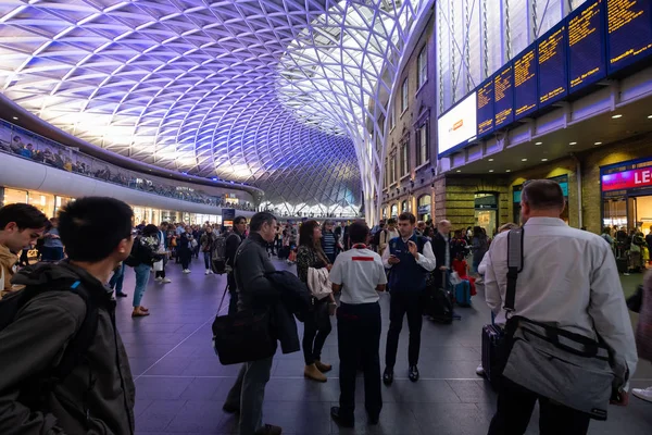 King 's Cross Station in London — Stockfoto