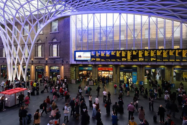สถานีข้ามคิงส์ในลอนดอน — ภาพถ่ายสต็อก