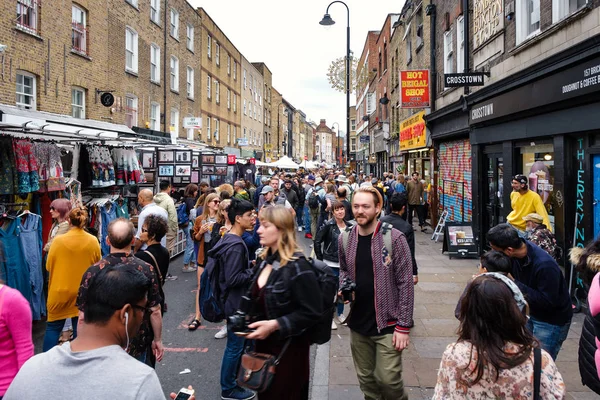 Doğu Londra'da Brick Lane sokak pazarı — Stok fotoğraf