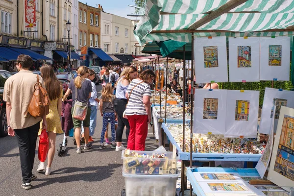 O famoso mercado de rua Portobello Road em Londres — Fotografia de Stock