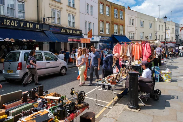 Londra'da ünlü Portobello Road sokak pazarı — Stok fotoğraf
