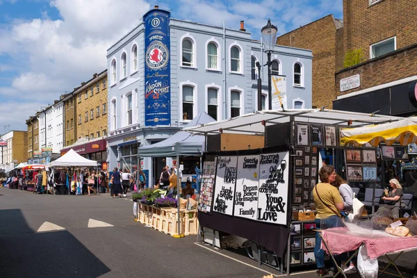 The famous Portobello Road street market in London — Stock Photo, Image