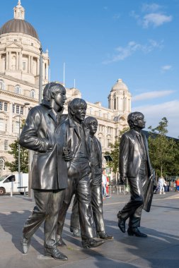 Liverpool 'daki dört Beatles' ın ikonik bronz heykelleri