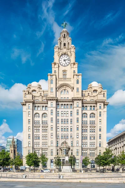 Liverpool Şehrinin Bir Sembolü Olan Royal Liver Binası — Stok fotoğraf