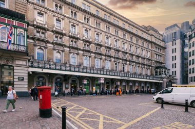 Londra 'nın merkezindeki Charing Cross tren istasyonu.