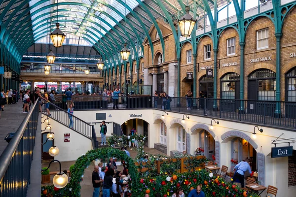 Restaurants Und Geschäfte Auf Dem Berühmten Covet Garden Market London — Stockfoto