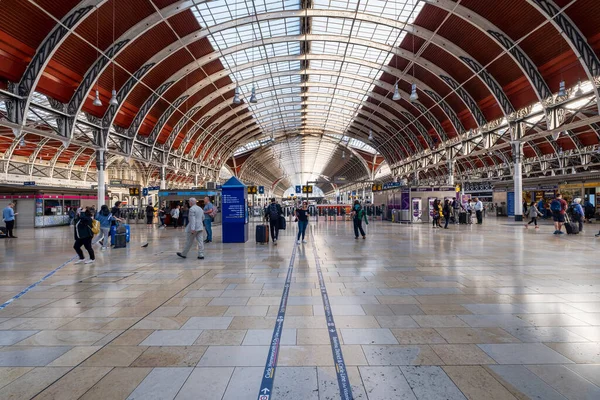 Londra Daki Paddington Tren Istasyonu — Stok fotoğraf