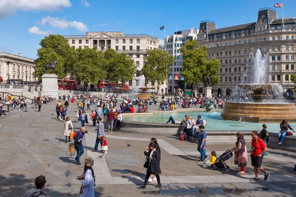 Trafalgar Square Londynie Piękny Letni Dzień — Zdjęcie stockowe