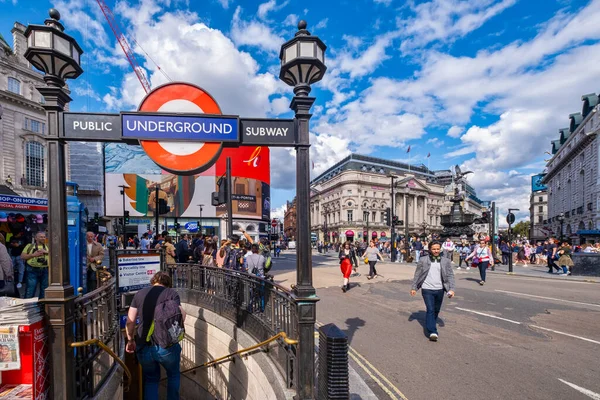 Piccadilly Circus Ένα Παγκοσμίως Διάσημο Ορόσημο Του Λονδίνου — Φωτογραφία Αρχείου