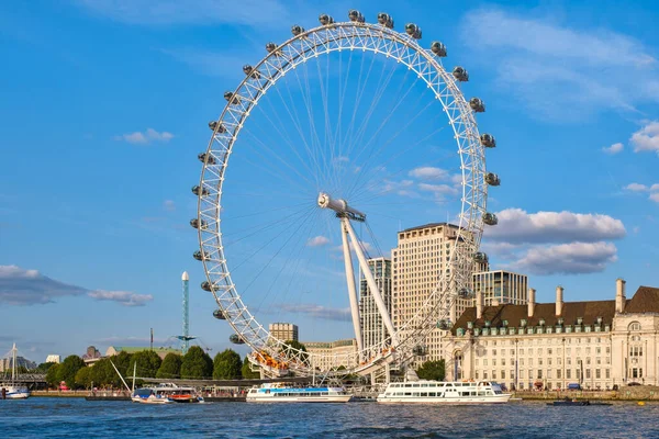 Southbank Και London Eye Μια Όμορφη Καλοκαιρινή Μέρα — Φωτογραφία Αρχείου