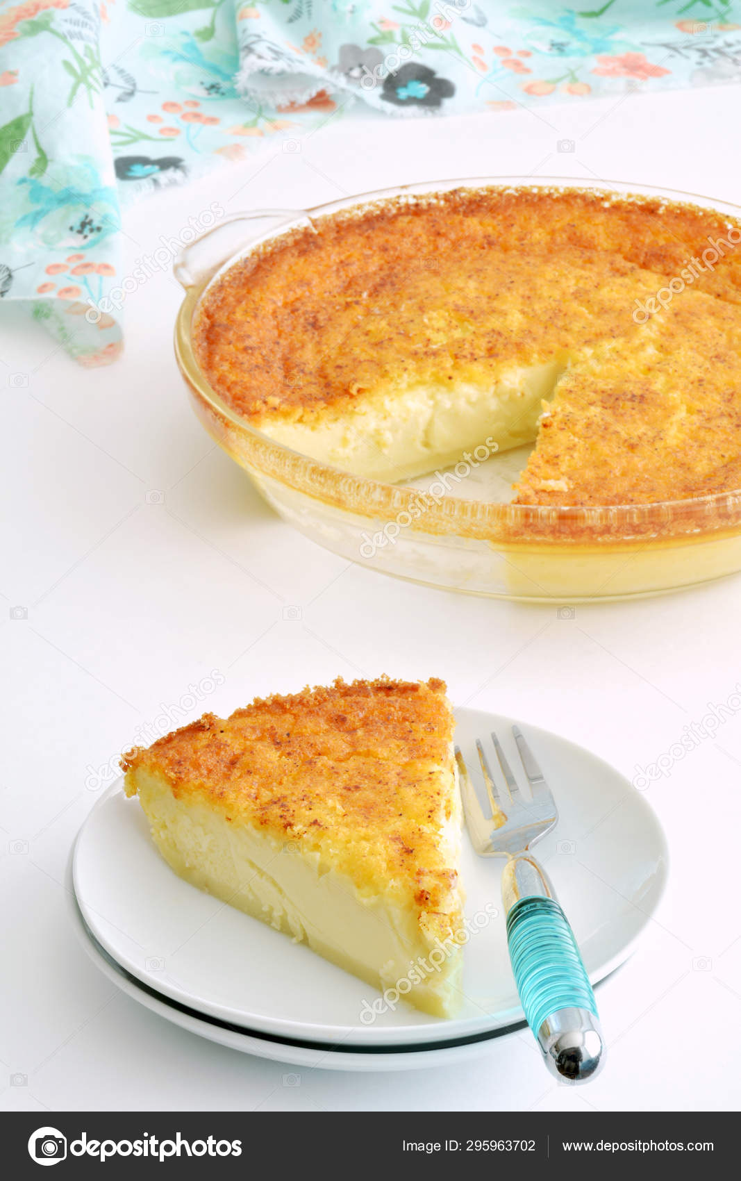 Crustless egg custard pie — Stock Photo © fotogal #295963702
