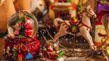 Gelecek sezon için Noel süslemesi