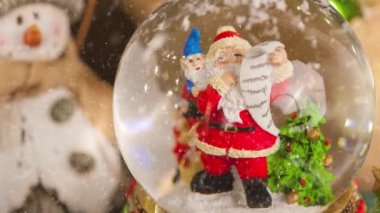 Gelecek sezon için Noel süslemesi