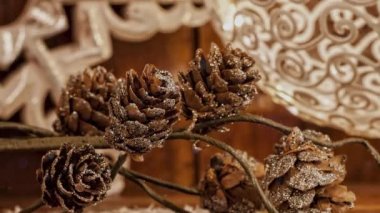 Gelecek sezon için Noel süslemesi