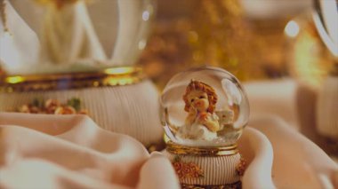 Gelecek sezon için Noel süslemesi