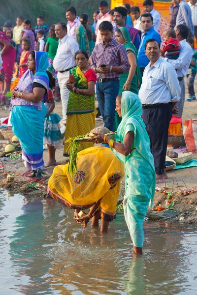 Raxaul India Nov Mujeres Indias Identificadas Celebrando Chhas Noviembre 2013 — Foto de Stock