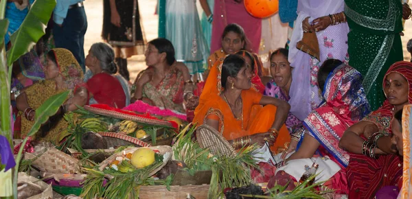 Raxaul Indien Nov Unbekannte Indische Frauen Feiern Chhath Nov 2013 — Stockfoto