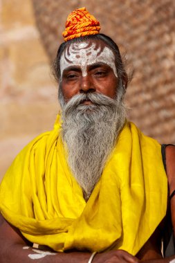 Alnı boyalı, sakallı bir Sadhu 'nun portresi. 
