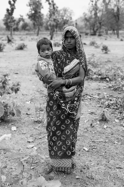 Неопознанная Индийская Женщина Ребенком Ноябрь 2013 Года Раксауле Штат Бар — стоковое фото