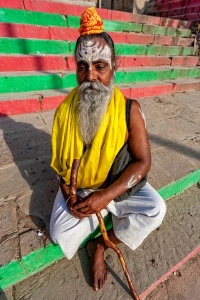 India Varanasi April 2011 Unidentified Sadhu Man Painted Forehead — 图库照片