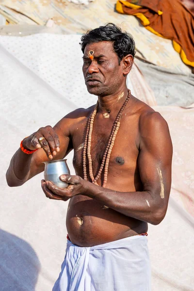 Уттар Прадеш Індія Квітень 2020 Непізнаний Чоловік Біля Святої Річки — стокове фото
