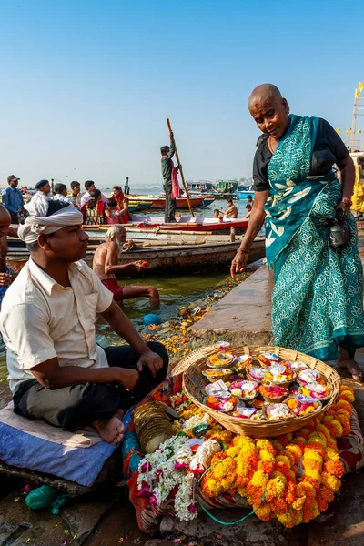 India Varanasi Abril 2011 Personas Identificadas Tomando Baño Ritual Río — Foto de Stock