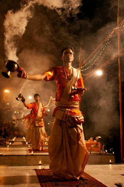 Varanasi Uttar Pradesh Índia Central Abril 2011 Sacerdote Hindu Não — Fotografia de Stock