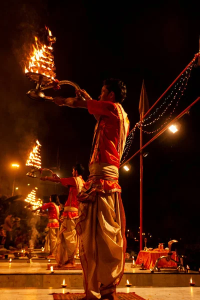 Varanasi Uttar Pradesh Índia Central Abril 2011 Sacerdote Hindu Não — Fotografia de Stock