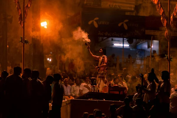 Niezidentyfikowani Ludzie Łodzi Świętej Rzece Ganges Varanasi Zachodzie Słońca Uttar — Zdjęcie stockowe