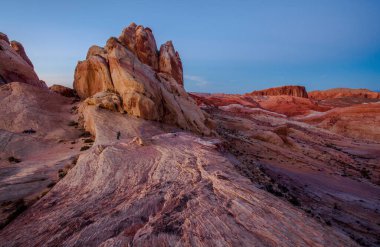 Ateş Eyaleti Vadisi Parkı 'ndaki muhteşem günbatımı manzarası