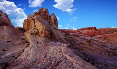Ateş Eyaleti Vadisi Parkı 'ndaki muhteşem günbatımı manzarası