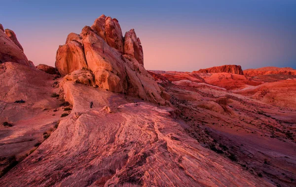 火の谷州立公園で岩と豪華な夕日の風景 — ストック写真