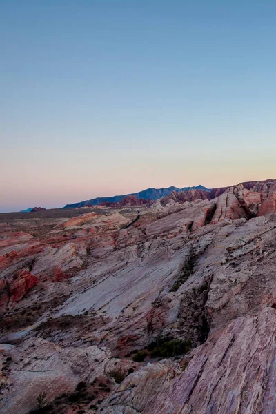 Rosafarbene Felsen Und Berge Des Valley Fire Mit Epischem Sonnenuntergang — Stockfoto