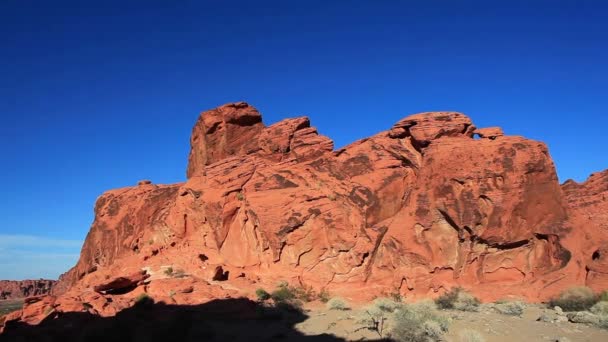 Filmaufnahmen Von Felsen Vor Dem Dämmerhimmel Valley Fire State Park — Stockvideo