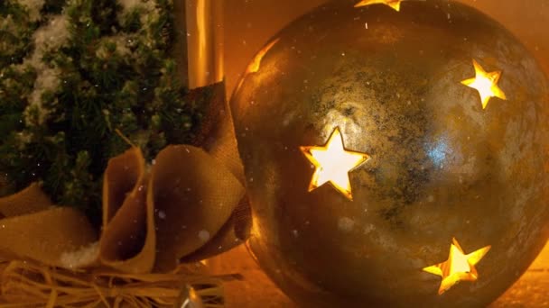 Filmagem Bola Decoração Natal Com Estrelas Claras Para Temporada Advento — Vídeo de Stock