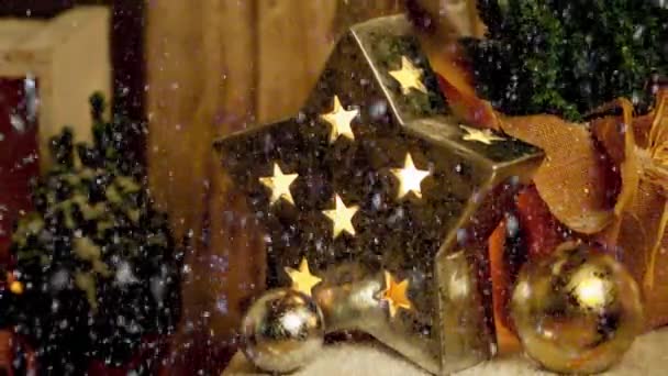 Beelden Van Kerstmis Ster Decoratie Voor Adventsseizoen Met Sneeuwval Effect — Stockvideo