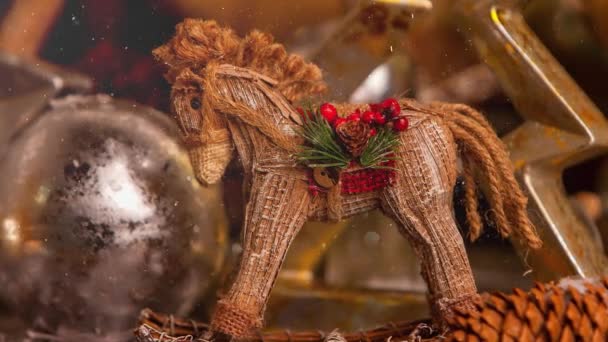 Filmagem Decoração Cavalo Brinquedo Natal Para Temporada Advento — Vídeo de Stock