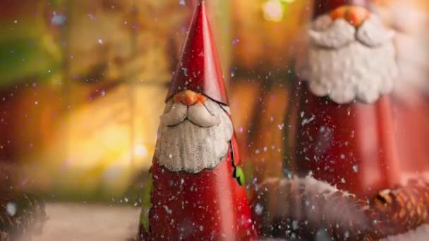 Feestelijke Video Van Twee Kerstman Decoratie Voor Advent Seizoen — Stockvideo