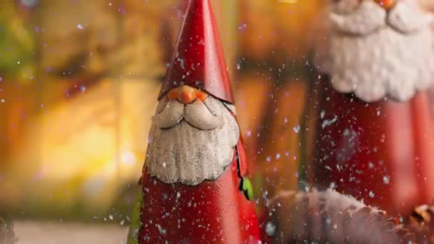 Feestelijke Video Van Twee Kerstman Decoratie Voor Advent Seizoen — Stockvideo