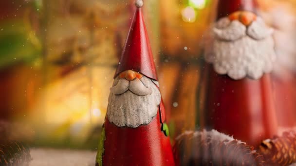 Świąteczne Wideo Dwóch Świątecznych Dekoracji Świętego Mikołaja Sezon Adwentowy — Wideo stockowe