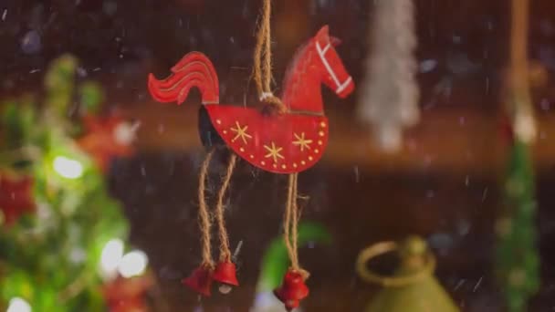 Gelecek Sezon Için Noel Kırmızı Kalaylı Süslemesi — Stok video