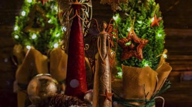 Gelecek sezon için Noel melek dekorasyonları seti.