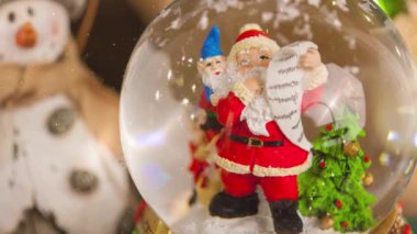 Gelecek sezon için Noel süslemesi