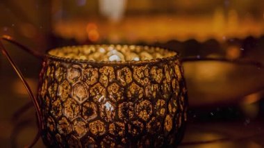 Gelecek sezon için altın mum ışığı Noel süslemeleri videosunu kapat