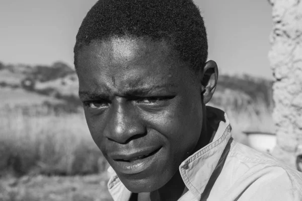 Mbabane Swaziland July 2008年7月30日斯威士兰姆巴巴内一名身份不明的年轻男子的画像 — 图库照片