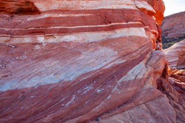 Ateş Vadisi 'nin kıvrımlı pembe manzaraları 
